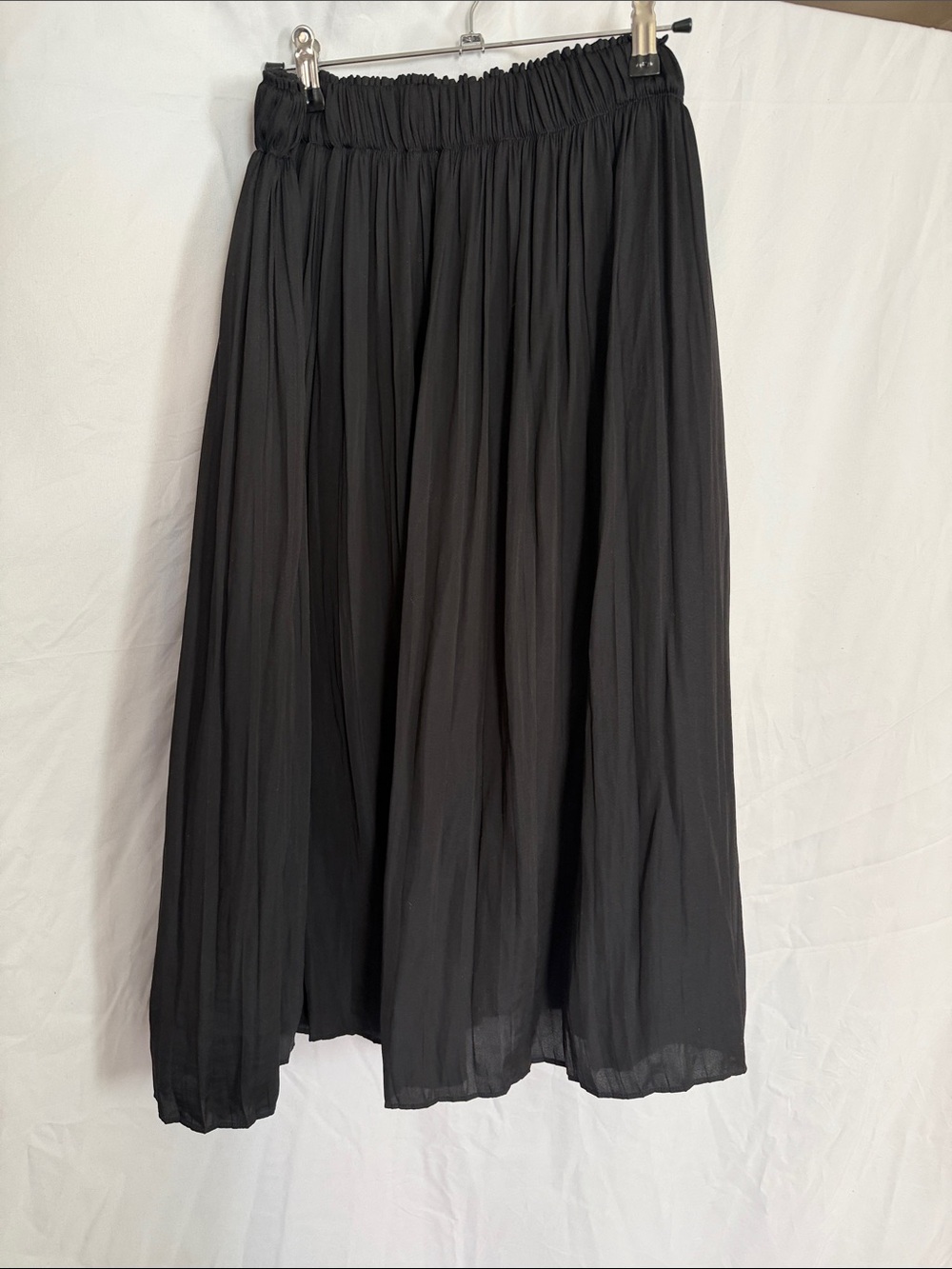 Gap Classic Black Pleated Midi Skirt